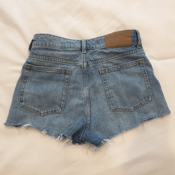 LAST DAY! High Waisted Denim Shorts | H&M - Picture 2 of 4